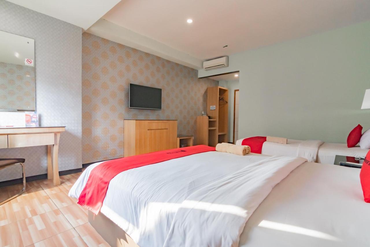 Hotel Reddoorz Premium Near Bandung Station Exterior foto