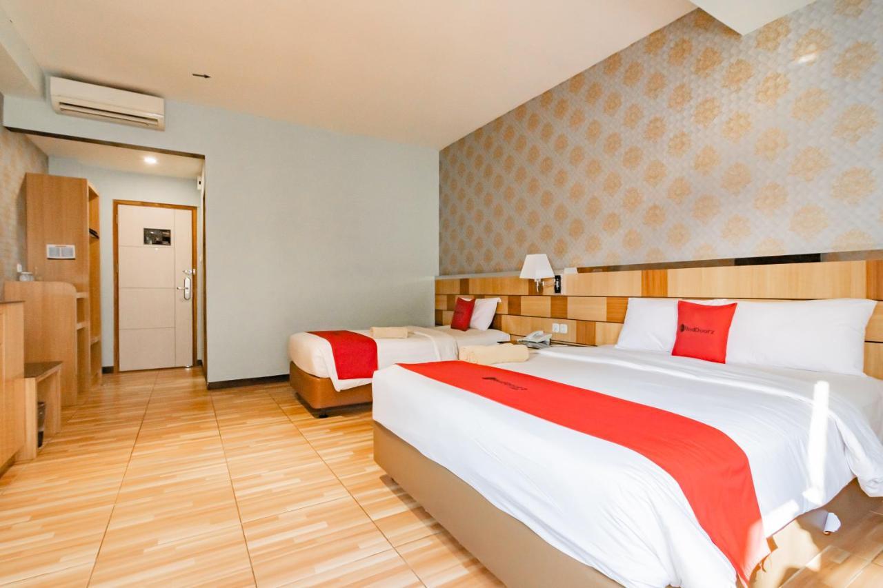 Hotel Reddoorz Premium Near Bandung Station Exterior foto
